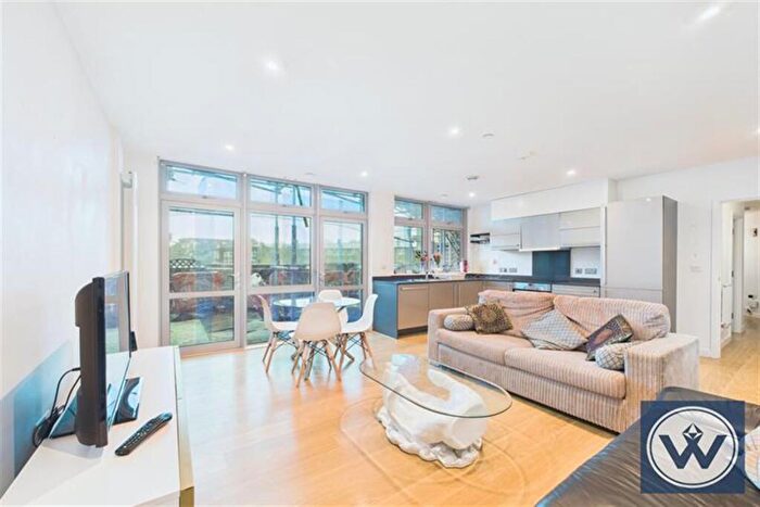 2 Bedroom Flat To Rent In , Iona Tower, Tower Hamlets, E14