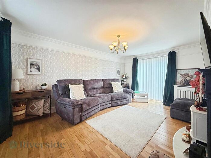 3 Bedroom Terraced House For Sale In Woolsthorpe Grove, Hull, HU7