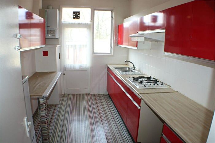 3 Bedroom Terraced House To Rent In Dartmouth Road, London, Hendon, NW4