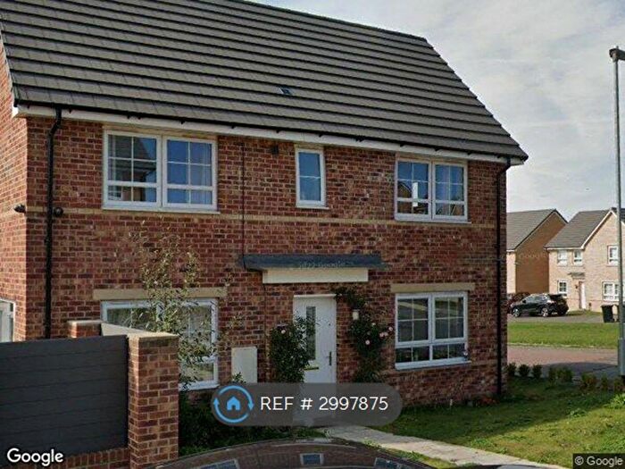 3 Bedroom Detached House To Rent In Perry Square, Leeds, LS27