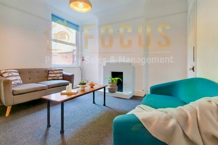 4 Bedroom Terraced House To Rent In Lytham Road, Leicester, LE2