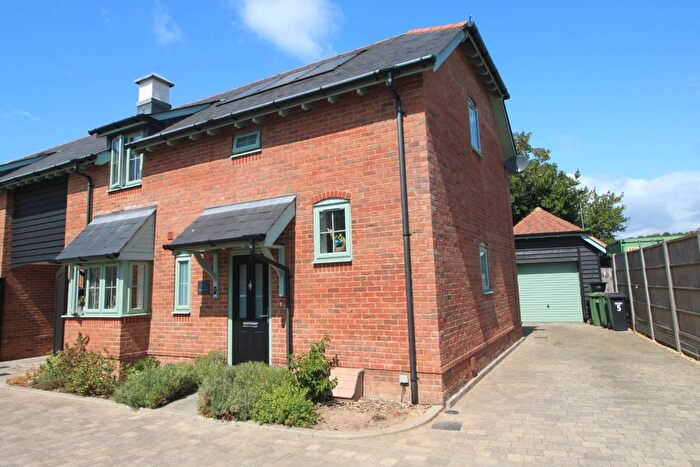 3 Bedroom Link Detached House For Sale In The Framptons, Grange Road, Netley Abbey, SO31