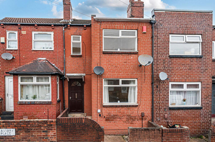 3 Bedroom Terraced House For Sale In Aviary Place, Armley, Leeds, LS12