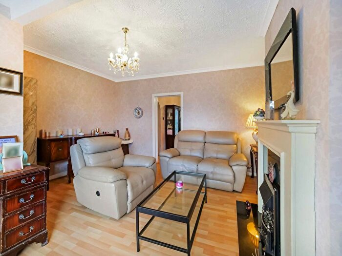 2 Bedroom Semi-Detached House For Sale In Strowan Crescent, Sandyhills, Glasgow, G32