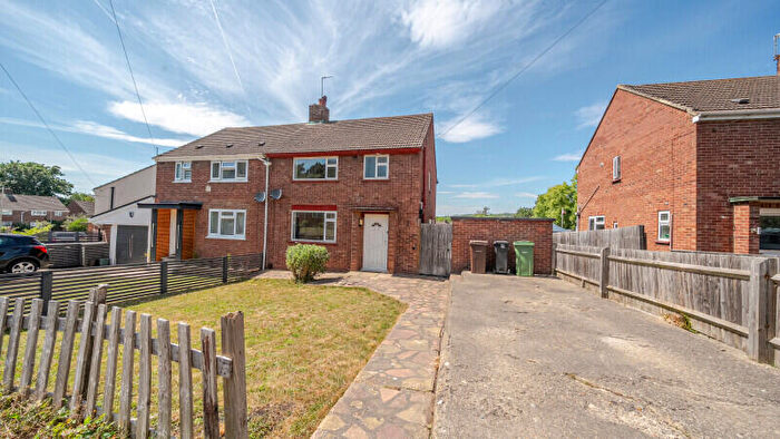 3 Bedroom Semi-Detached House To Rent In Pinnocks Way, Oxford, OX2