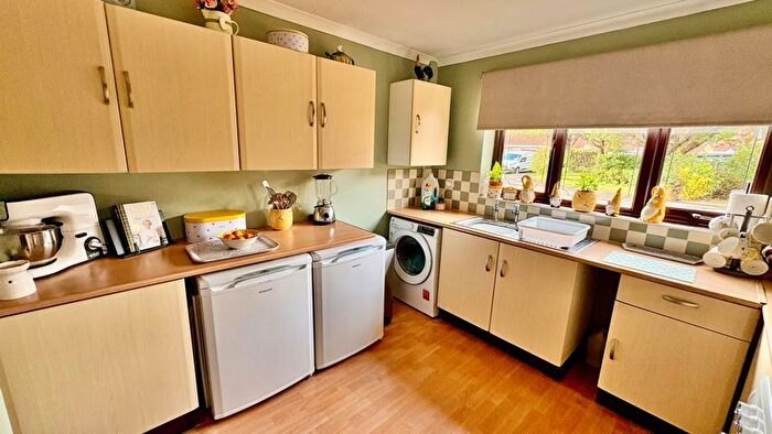 2 Bedroom Semi-Detached Bungalow For Sale In Bottesford Close, Lincoln, LN6