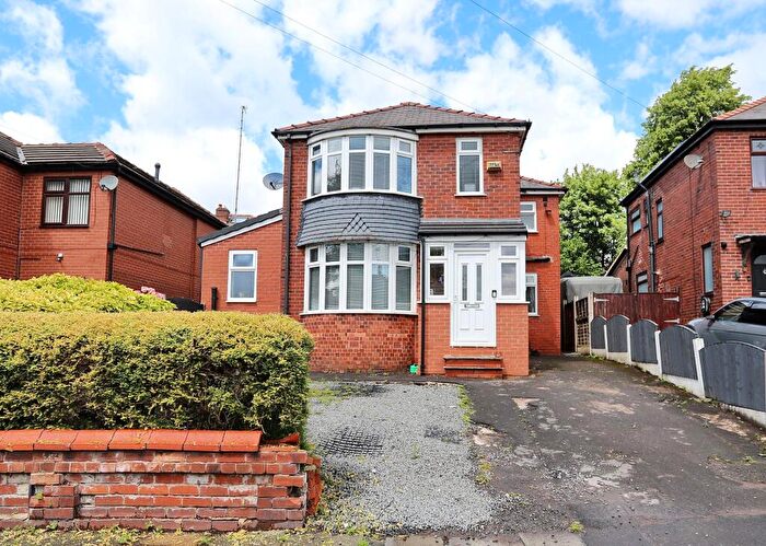 4 Bedroom Detached House For Sale In Agecroft Road West, Prestwich, M25
