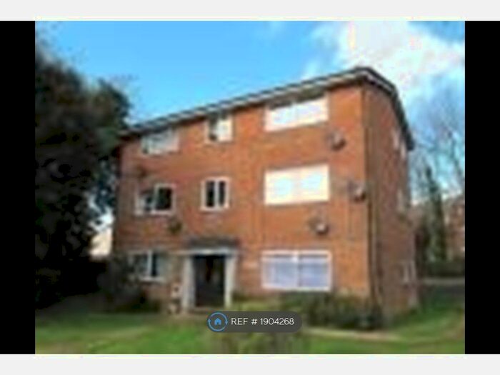 1 Bedroom Flat To Rent In West Court, Southampton, SO19