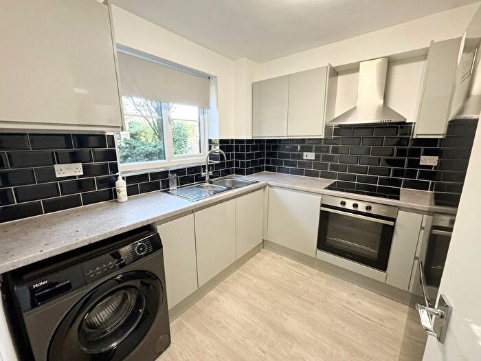 2 Bedroom Flat To Rent In Chevron House, Crest Avenue, Grays, RM17