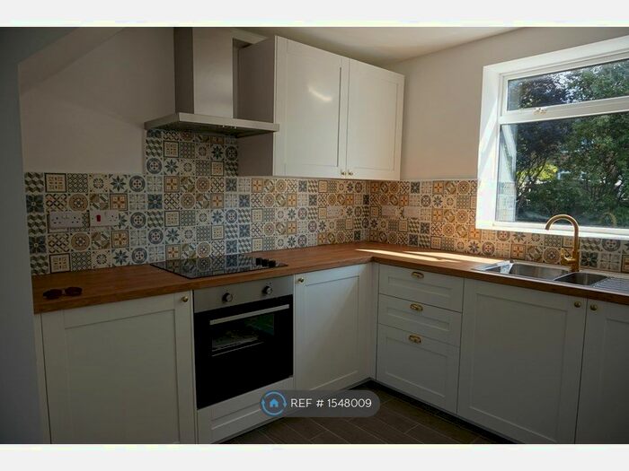 3 Bedroom Semi-Detached House To Rent In The Meadows, Manchester, M25