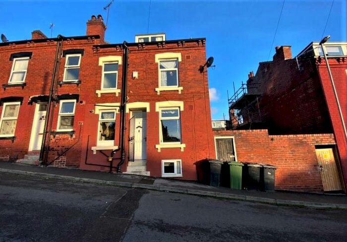 3 Bedroom Terraced House To Rent In Beulah Street, Woodhouse, Leeds, LS6