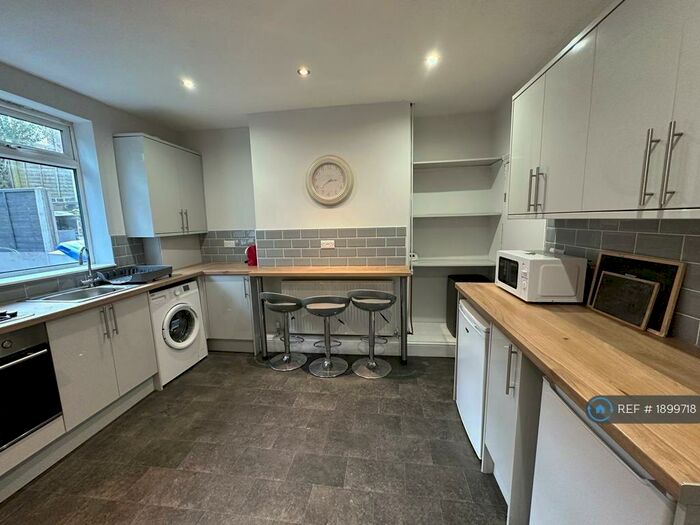 3 Bedroom Terraced House To Rent In Loxley View Road, Sheffield, S10