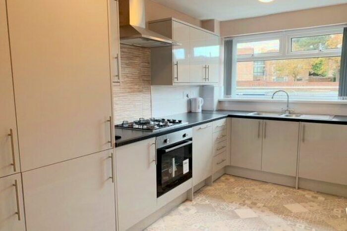 3 Bedroom Maisonette To Rent In Hunstanton Avenue, Birmingham, B17