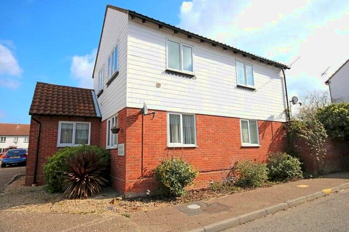 2 Bedroom Maisonette To Rent In Keats Square, South Woodham Ferrers, Essex, CM3