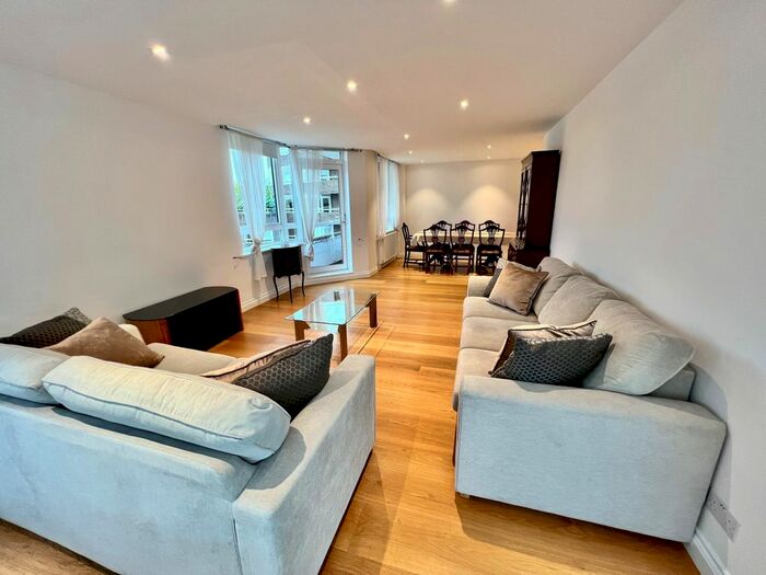 3 Bedroom Flat To Rent In Porchester Terrace, London, W2