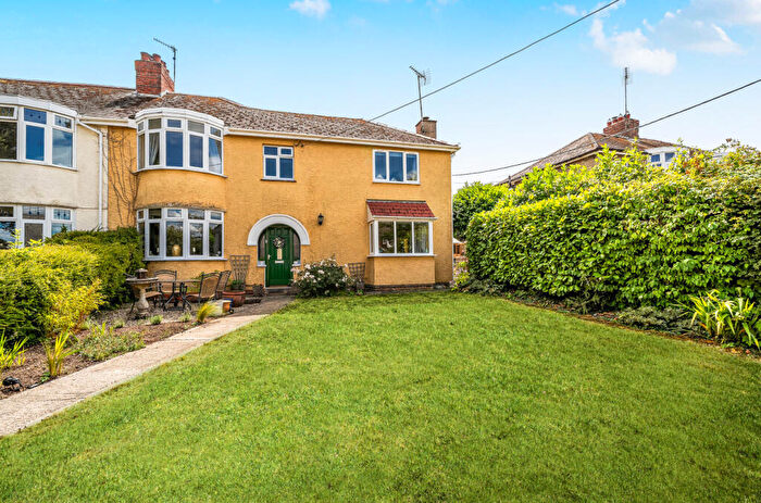 4 Bedroom Semi-Detached House For Sale In Turnball, Chiseldon, Wiltshire, SN4