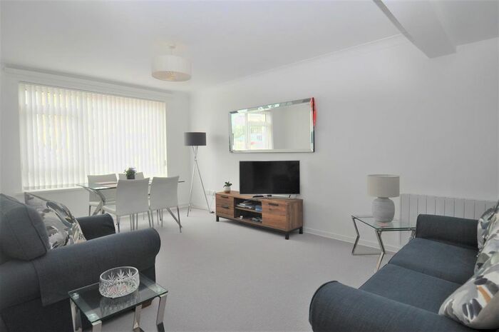 1 Bedroom Flat For Sale In King Edwards Parade, Eastbourne, BN21