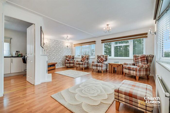 2 Bedroom Mobile Home For Sale In Central Avenue, Althorne, CM3