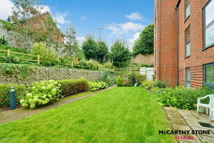 1 Bedroom Apartment For Sale In Wayfarer Place, The Dean, Alresford, SO24