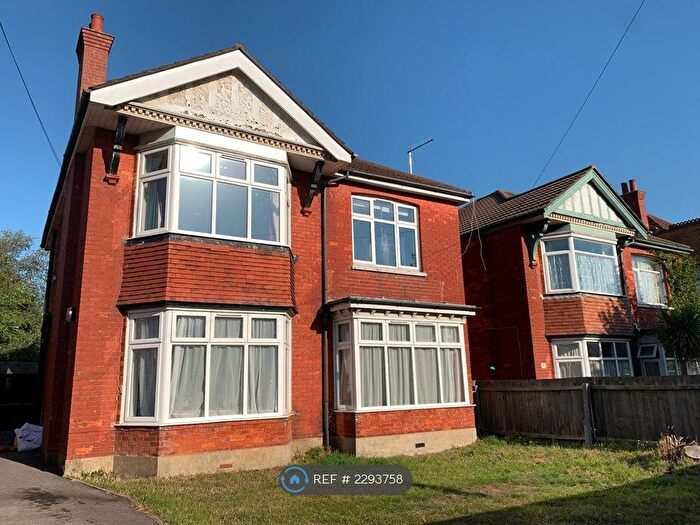 6 Bedroom Detached House To Rent In Heron Court Road, Bournemouth, BH9