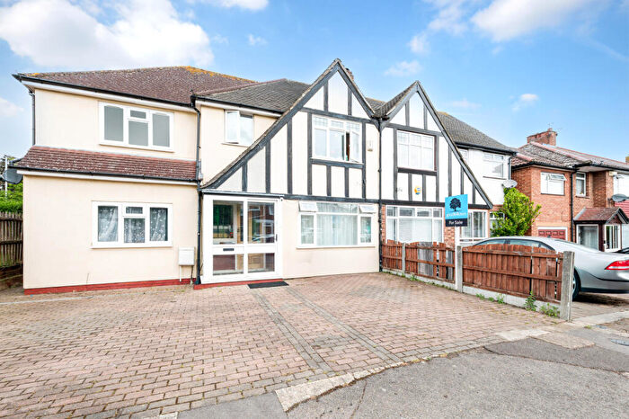 3 Bedroom Apartment For Sale In Rose Avenue, Morden, SM4