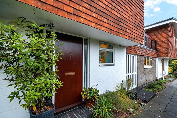 4 Bedroom Detached House For Sale In Morkyns Walk, Alleyn Park, London, SE21