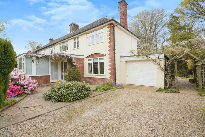 3 Bedroom Semi-Detached House For Sale In Beechwood Avenue, Aylmerton, Norwich, NR11