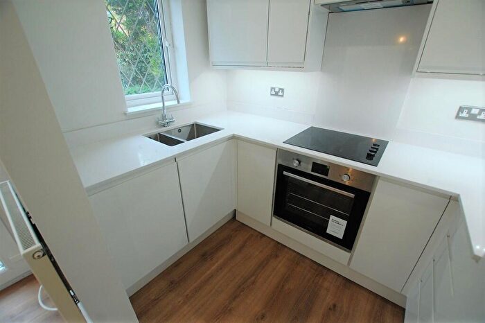 2 Bedroom Apartment To Rent In Stirrup Gate, Worsley, M28