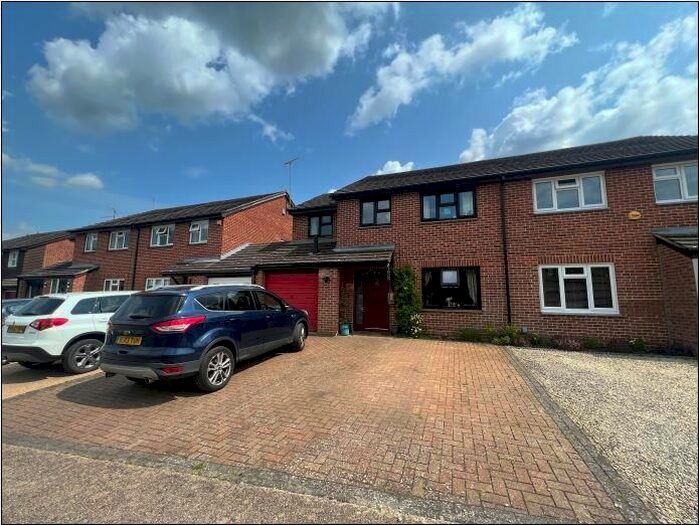 4 Bedroom Semi-Detached House To Rent In Wokingham, Berkshire, RG41
