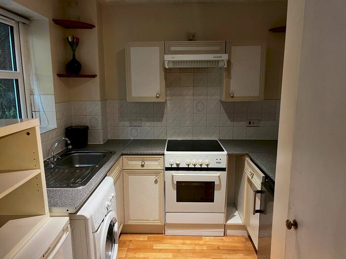 Studio To Rent In Stubbs Drive, London, SE16