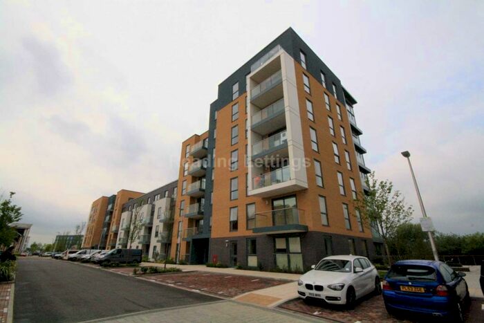 2 Bedroom Apartment To Rent In Cygnet House, Drake Way, RG2