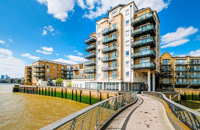 2 Bedroom Flat To Rent In Narrow Street, London, E14