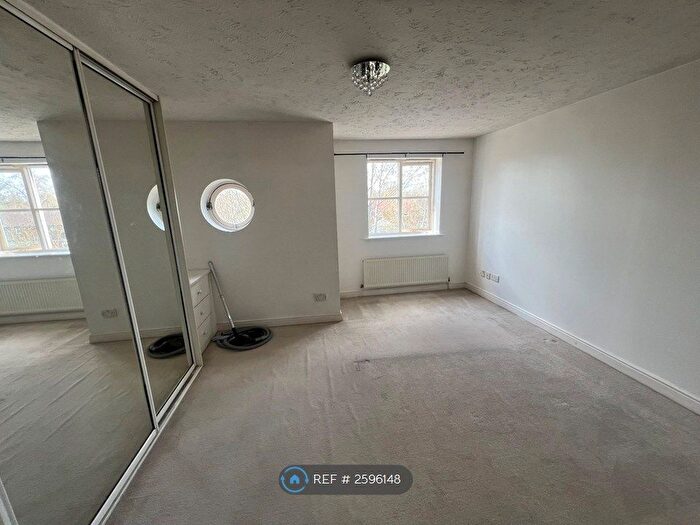 5 Bedroom Detached House To Rent In Martini Drive, Enfield, EN3