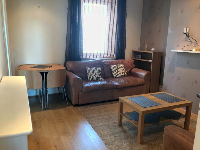 4 Bedroom Flat To Rent In Alhambra Road, Southsea PO4