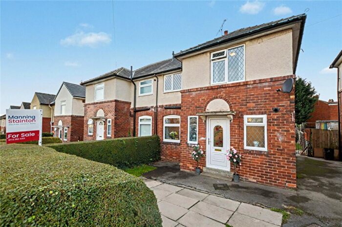 3 Bedroom Semi-Detached House For Sale In North Lane, Oulton, Leeds, LS26