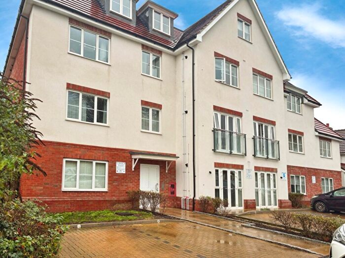 1 Bedroom Apartment For Sale In Bathurst Walk, Richings Park, SL0