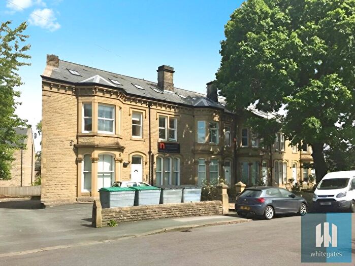 Studio To Rent In Highfields Road, Highfields, Huddersfield, HD1
