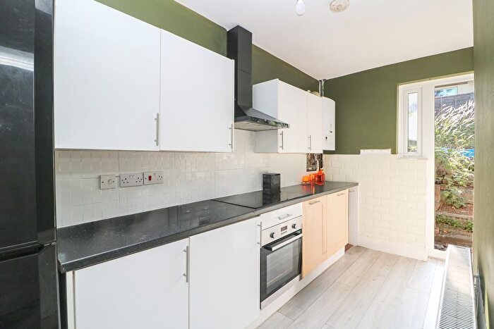 2 Bedroom Flat To Rent In Brighton Road, Hooley, CR5