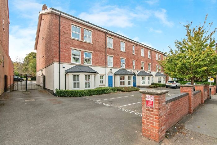 2 Bedroom Flat For Sale In Park Road, Moseley, Birmingham, B13