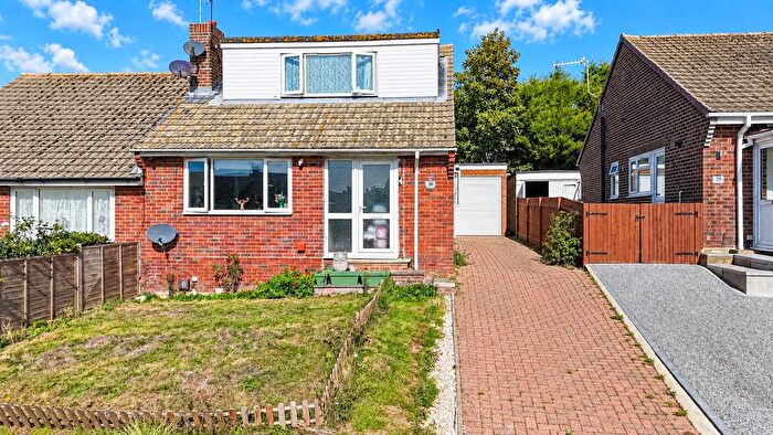 3 Bedroom Semi-Detached House For Sale In Richland Close, Hastings, TN35