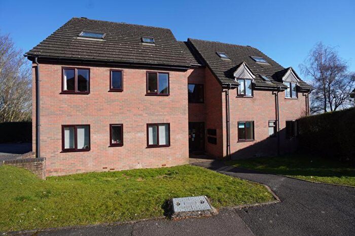 2 Bedroom Flat For Sale In Windrush Drive, High Wycombe, HP13