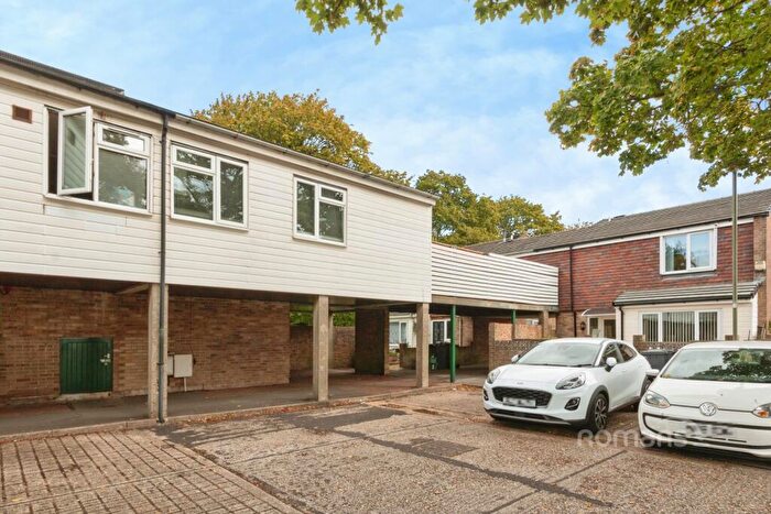 2 Bedroom Flat To Rent In Freemantle Close, Basingstoke, Hampshire, RG21