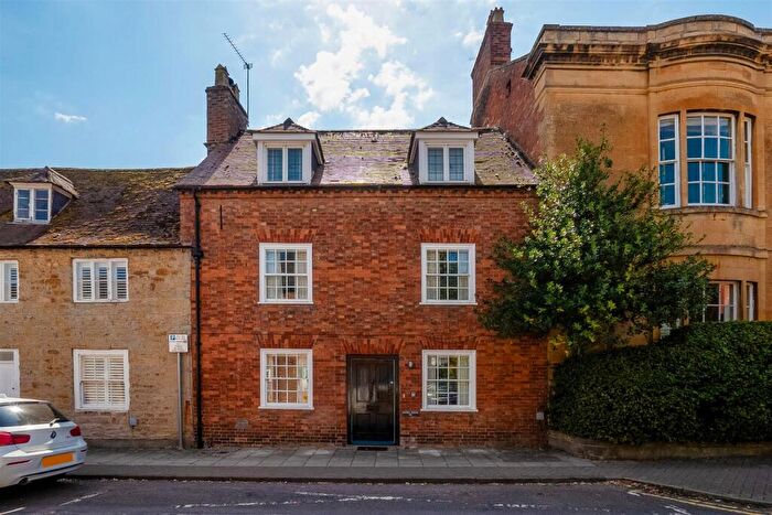 3 Bedroom Terraced House For Sale In Sheep Street, Shipston-on-Stour, CV36