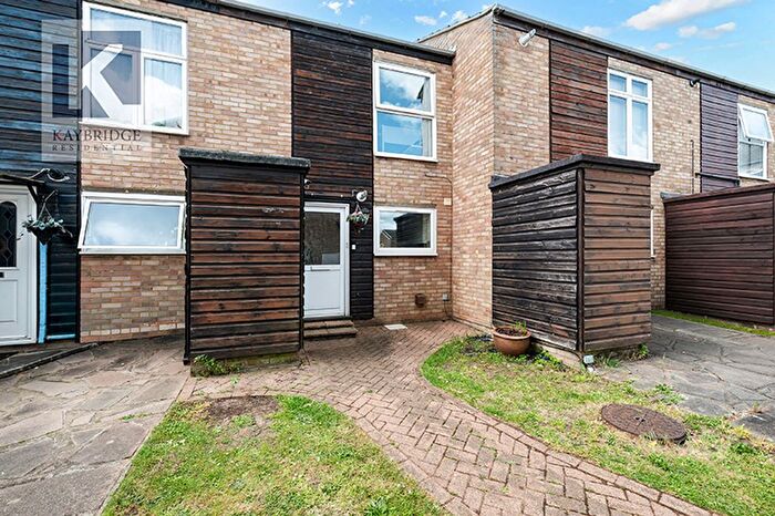 2 Bedroom Terraced House For Sale In Edwards Close, Worcester Park, KT4
