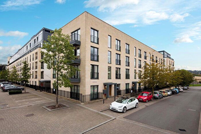 2 Bedroom Flat For Sale In Stothert Avenue, Bath, BA2