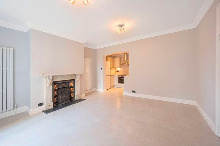 2 Bedroom Flat To Rent In Winchester Road, Swiss Cottage, London, NW3
