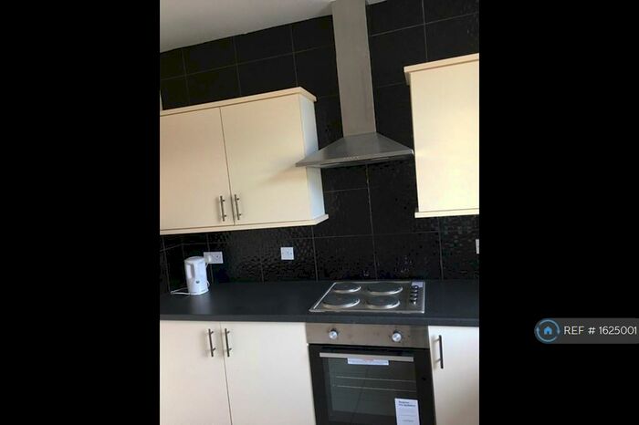 3 Bedroom Terraced House To Rent In Molineaux Road, Sheffield, S5