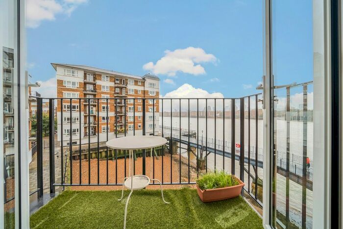 2 Bedroom Flat To Rent In Bellamys Court, Abbotshade Road, London, SE16