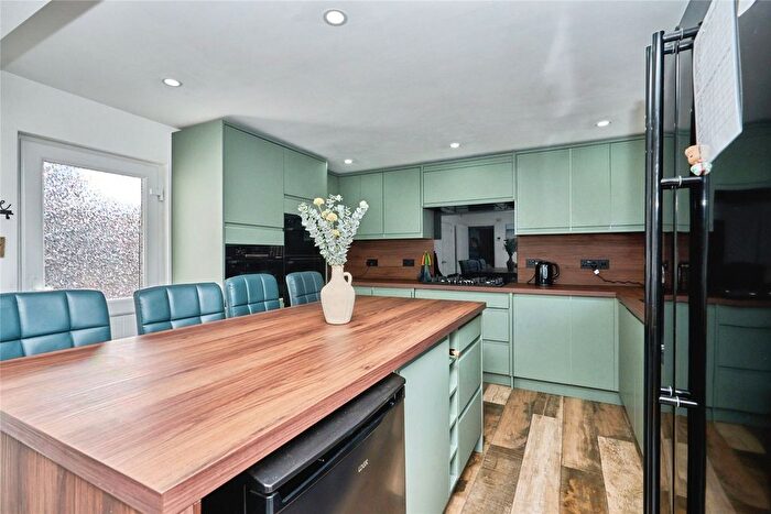 3 Bedroom Bungalow For Sale In Sunset Close, Freshwater, Isle Of Wight, PO40