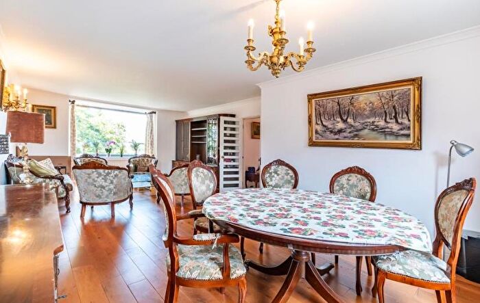 3 Bedroom Apartment To Rent In Balcombe Street, Marylebone, London, NW1